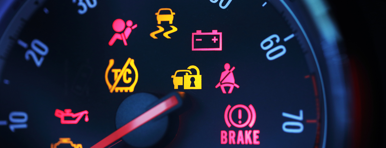 Wanneer moet je auto écht naar de garage? 7 signalen die je niet mag negeren